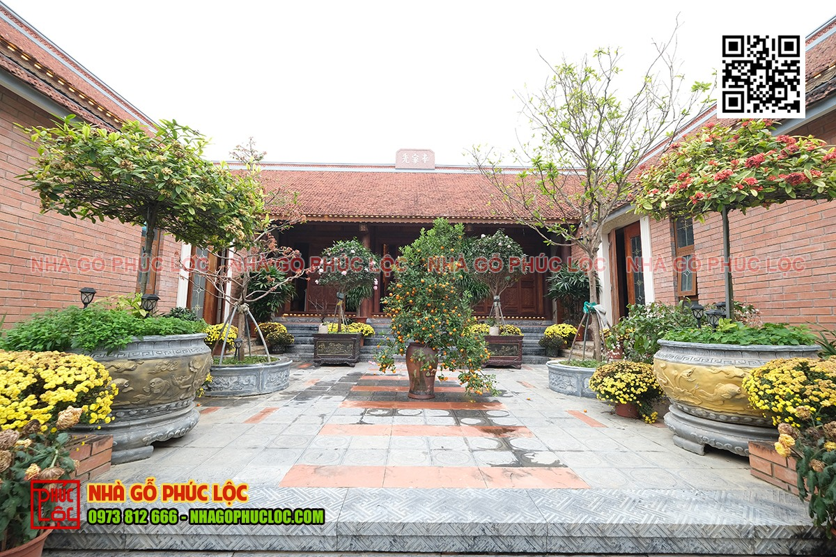 Bố trí sân vườn nhà gỗ 3 gian tăng tính thẩm mỹ